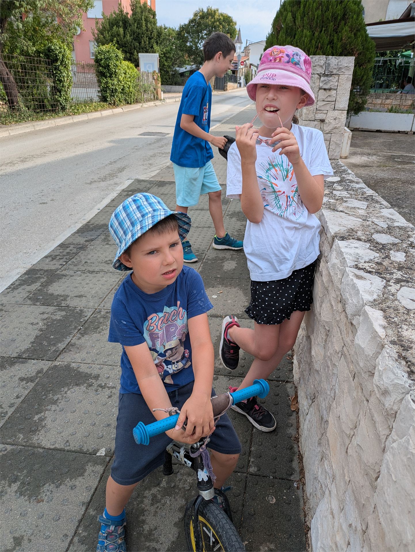 Fotografie na pozici 7 ze dne 3