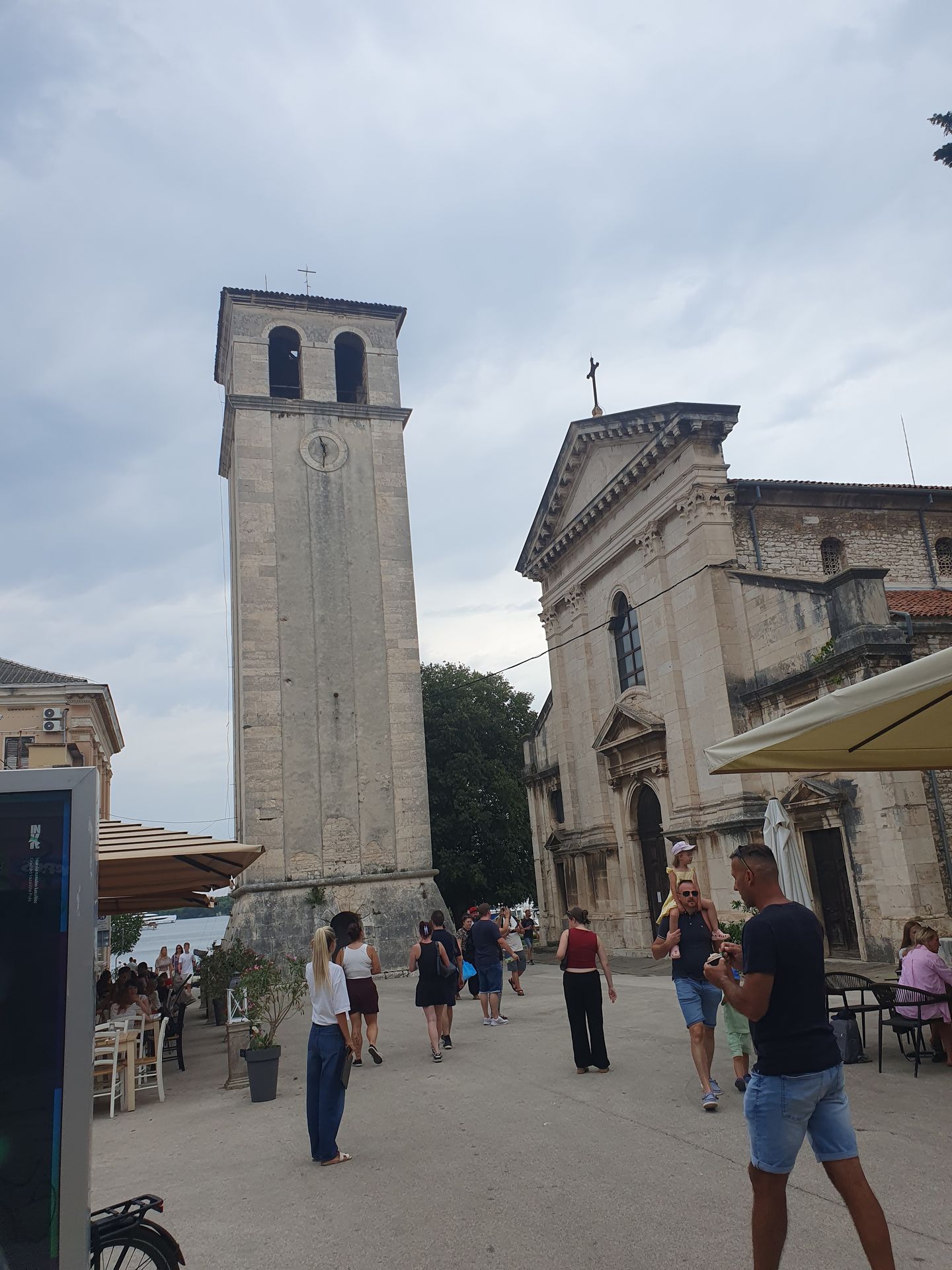 Fotografie na pozici 46 ze dne 4
