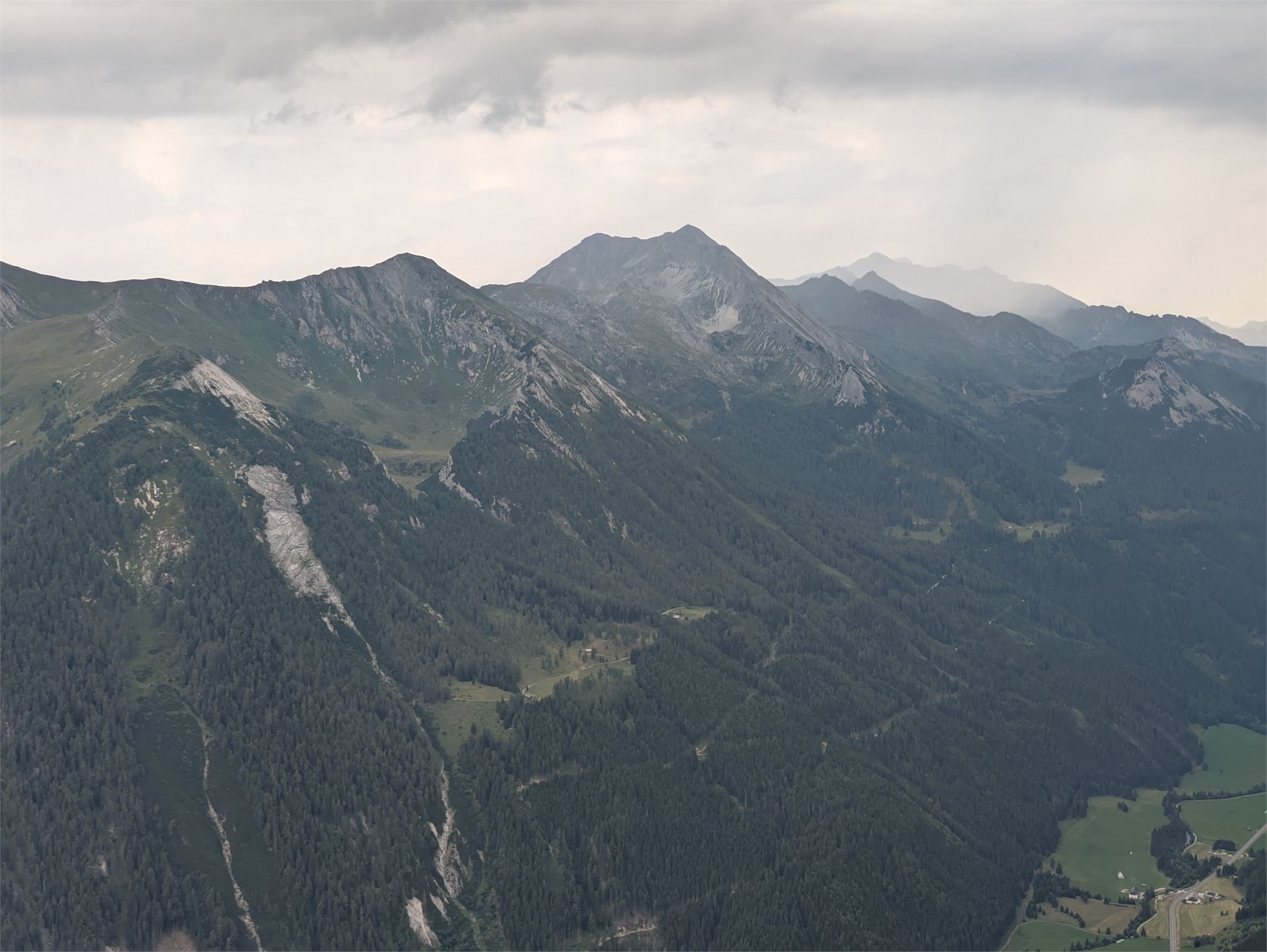 Fotografie na pozici 10 ze dne 9